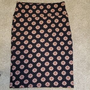 Lularoe Cassie - Floral on black